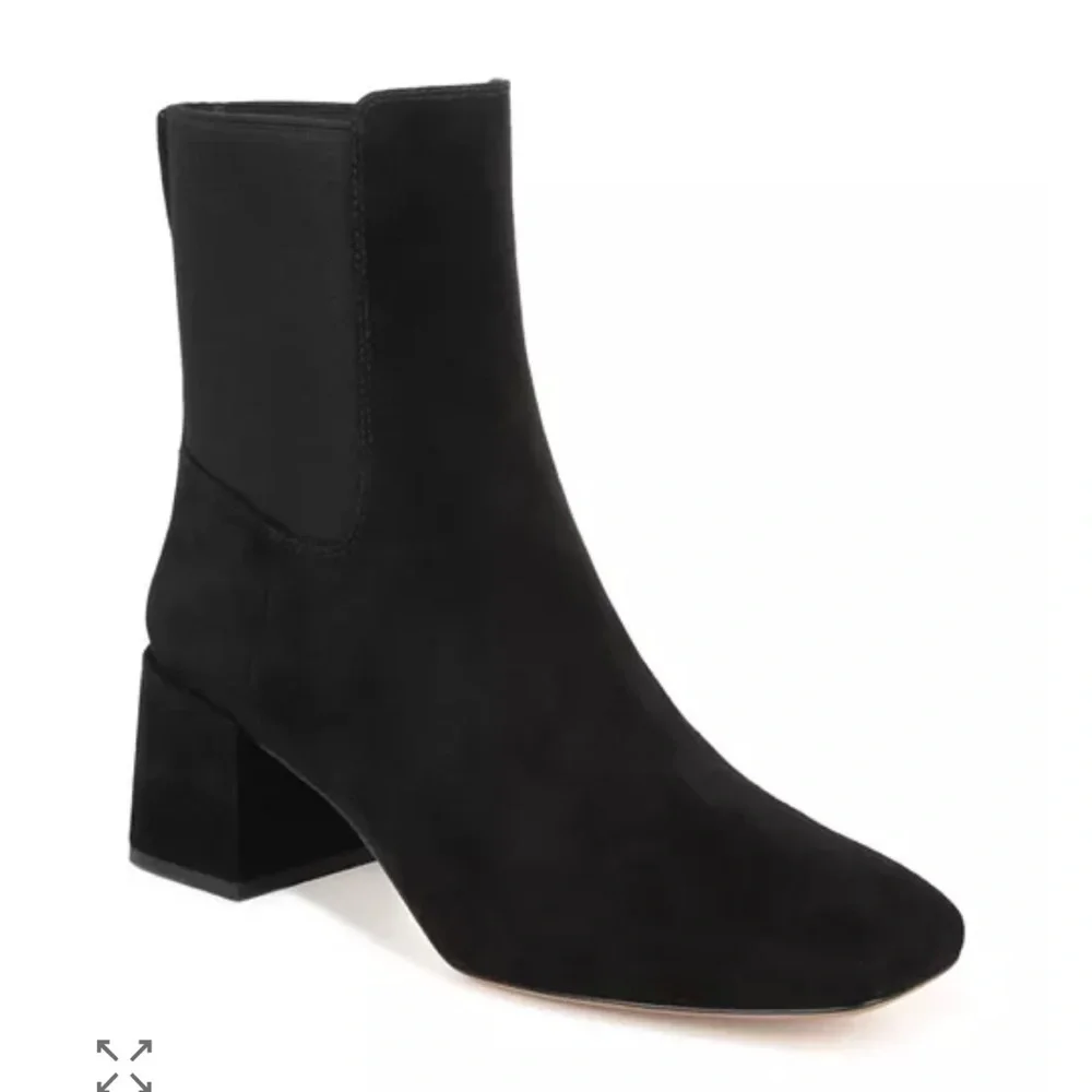 New VINCE ‎ Kimmy Pull On Heeled Bootie Black Suede - Size 10/ 41